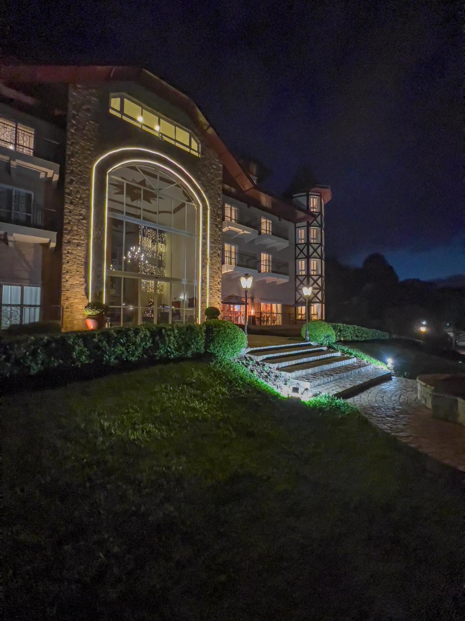 Carballo Hotel & Spa Campos do Jordao Luaran gambar